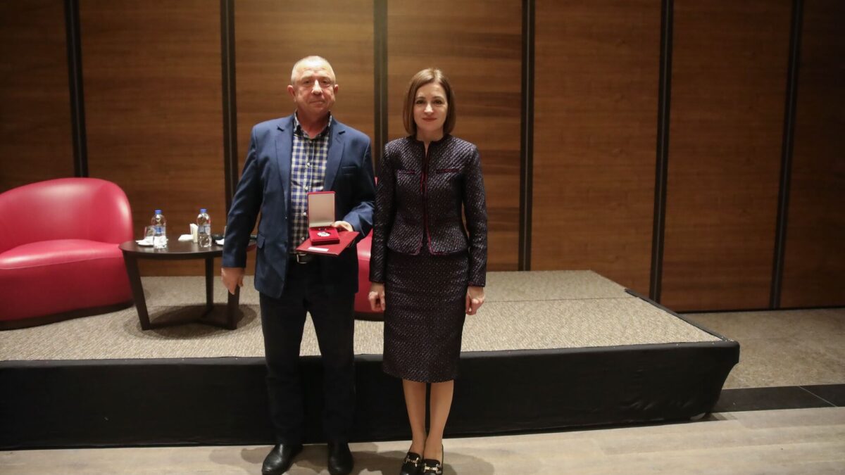 Damian Raileanu și Roman Zgardan au fost premiați de Maia Sandu, președintele Republicii Moldova